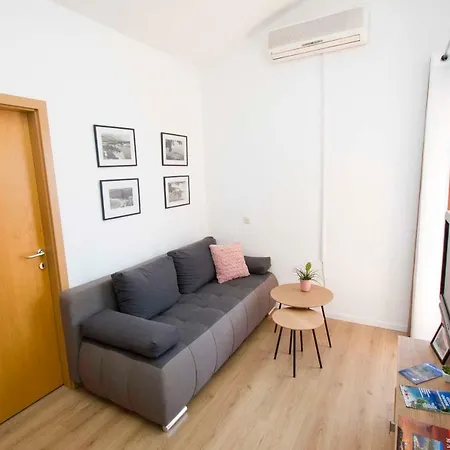 Apartment Mirta *